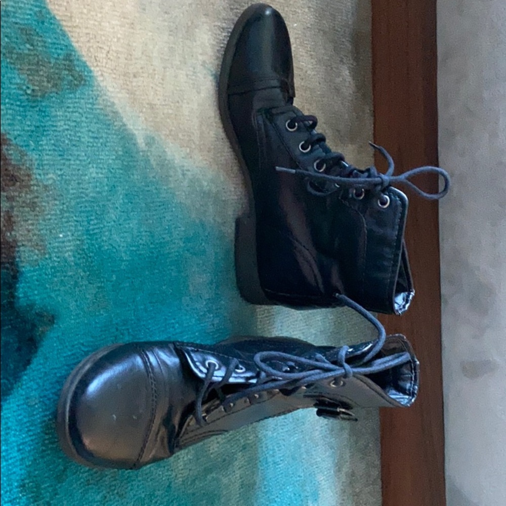Combat boots